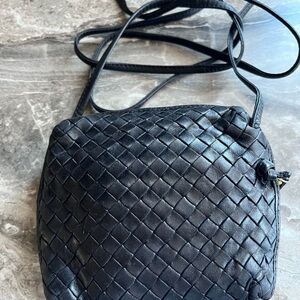 Bottega Veneta Vintage
Intrecciato Woven Lamb
Leather Crossbody Purse